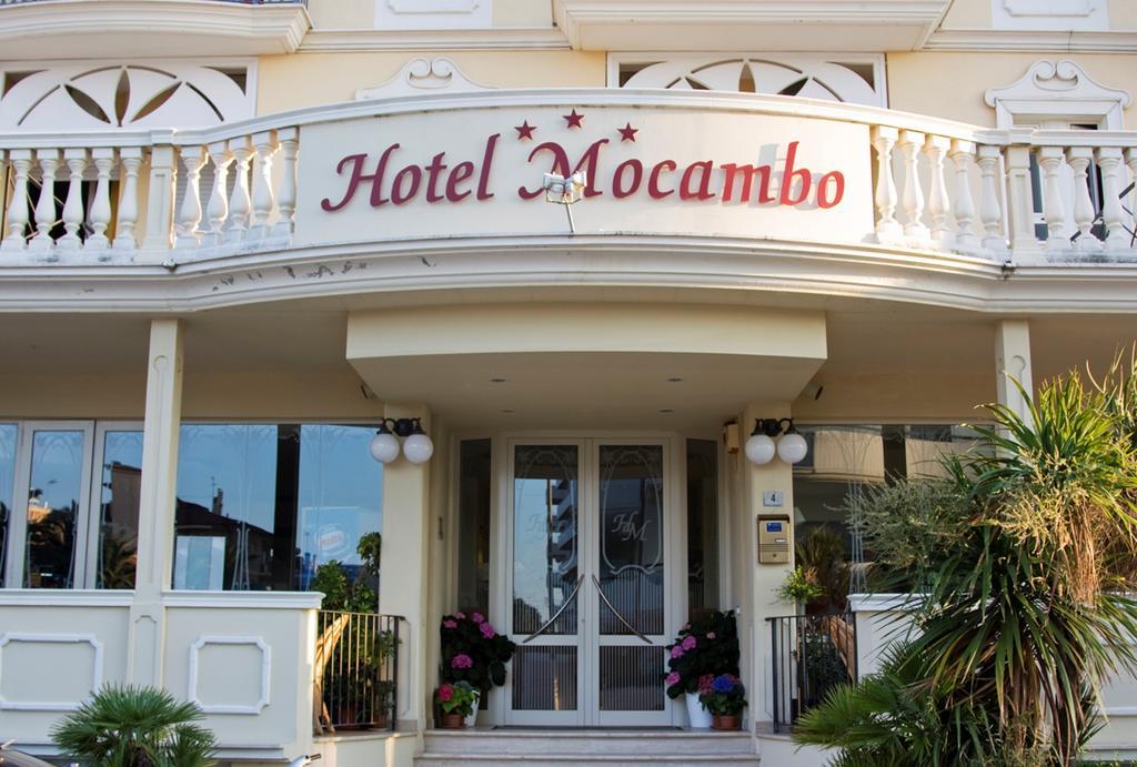 Hotel Mocambo Piscina E Spiaggia Сан-Бенедетто-дель-Тронто Екстер'єр фото
