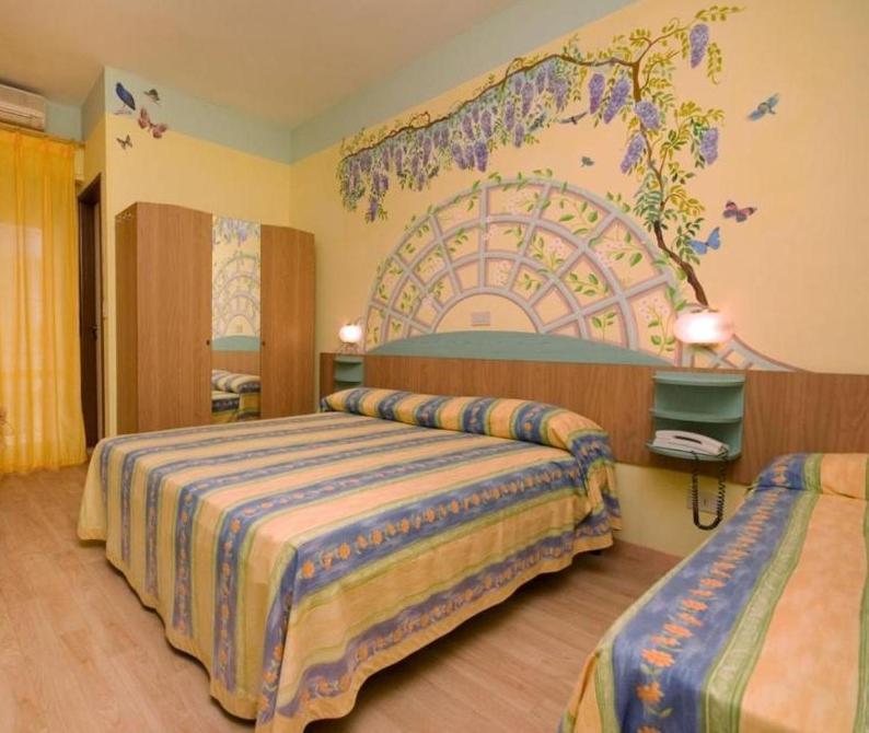 Hotel Mocambo Piscina E Spiaggia Сан-Бенедетто-дель-Тронто Екстер'єр фото