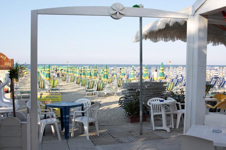 Hotel Mocambo Piscina E Spiaggia Сан-Бенедетто-дель-Тронто Екстер'єр фото