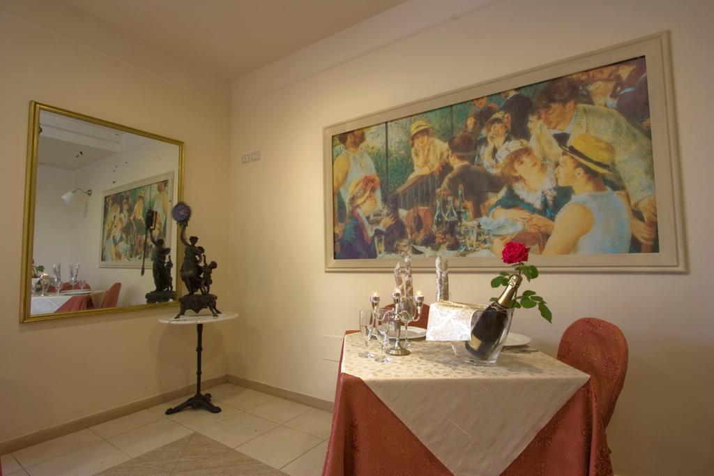 Hotel Mocambo Piscina E Spiaggia Сан-Бенедетто-дель-Тронто Екстер'єр фото